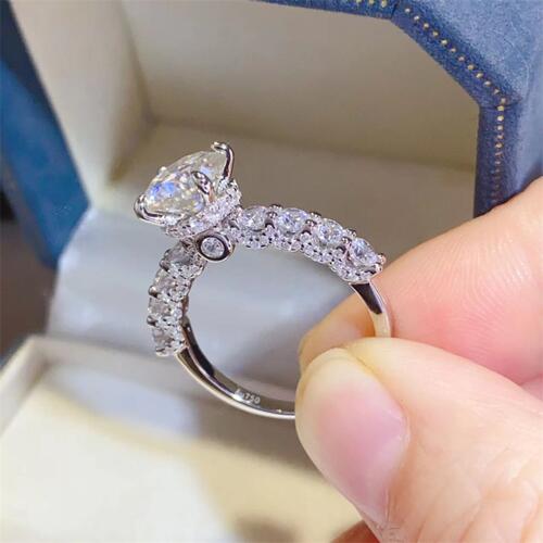 2 Carat Moissanite Ring