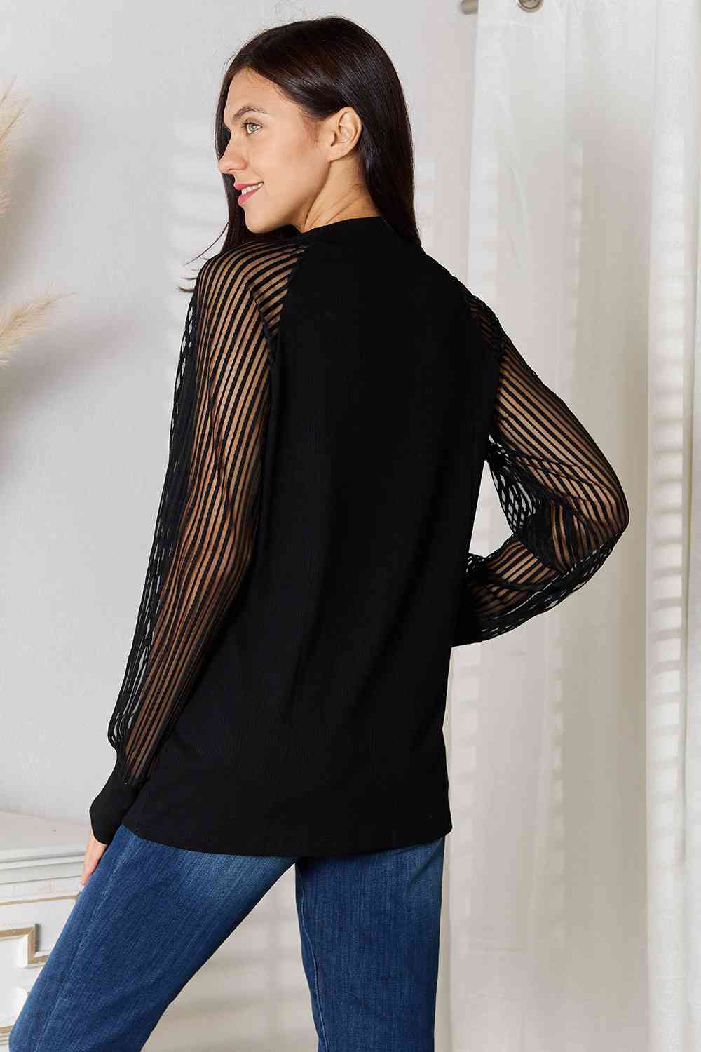 Round-neck Raglan Sleeve Blouse